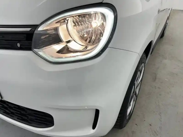Renault Twingo iii e-tech — photo 34