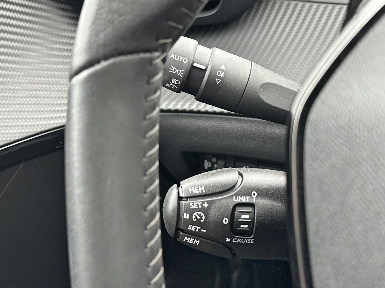 Peugeot 208 puretech 100 s&s bvm6 style — photo 17