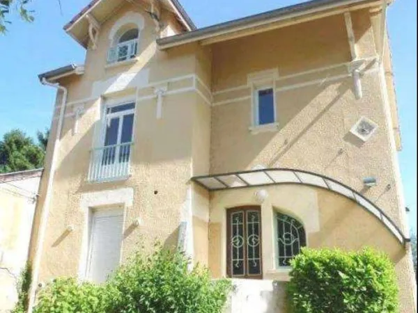 Maison 13 pièces 320 m²