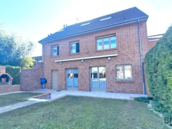 Villa 8 pièces 180 m²