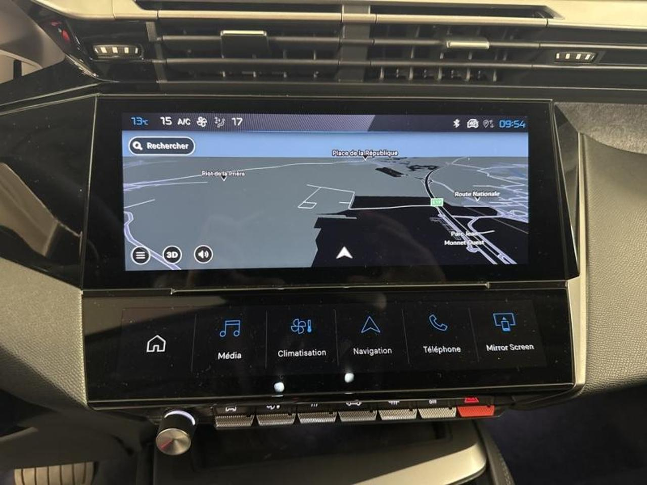 Peugeot 308 phev 180ch allure e-eat8 — photo 15
