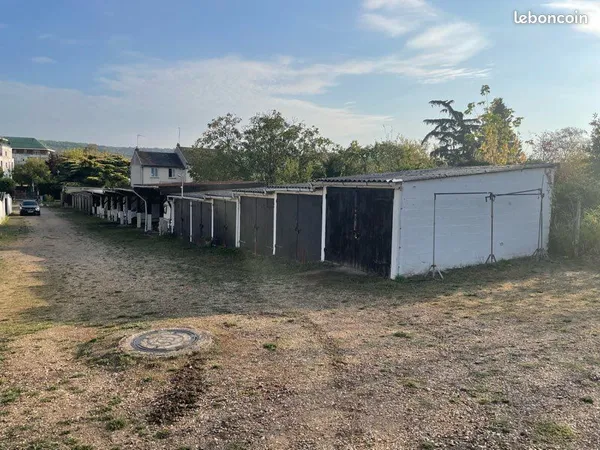 Box fermé à louer - Mantes-la-Jolie - 150 /mois
