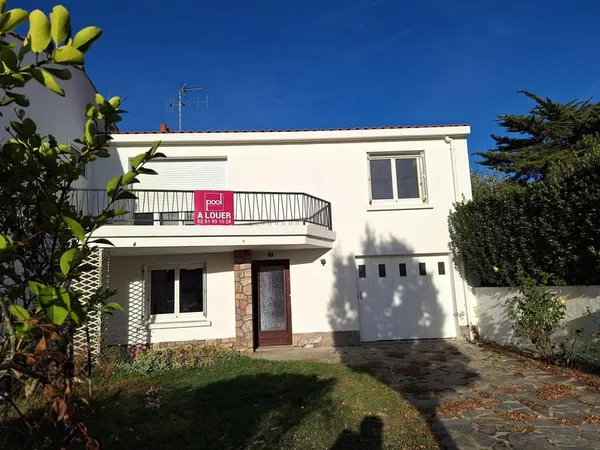 QUARTIER DES ROSES - MAISON DE T3 AVEC JARDIN