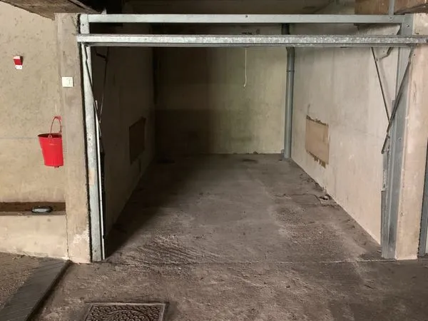 Garage à louer