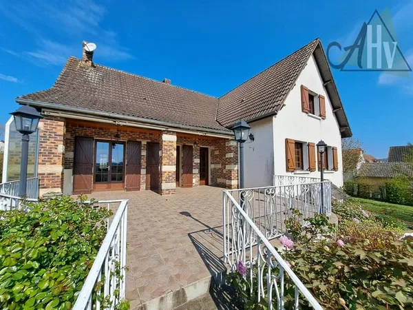 Très proche SENS - Maison de 207 m2 avec 5 chambres, sous-so