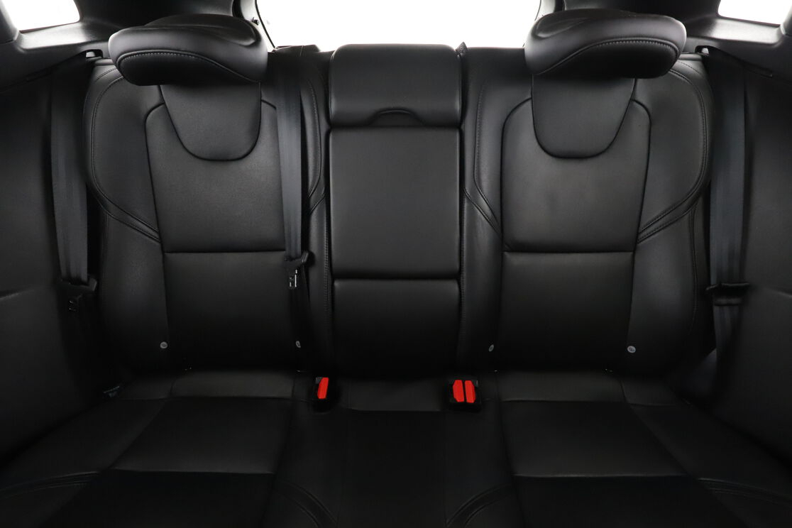 Volvo V40 2.0 T2 Signature Edition — photo 14