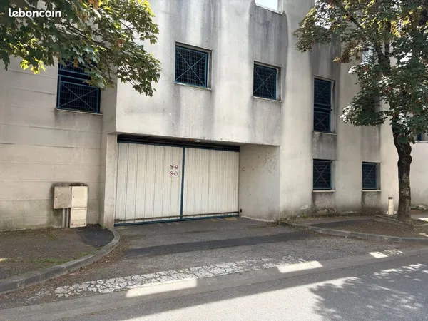 Place de parking couvert