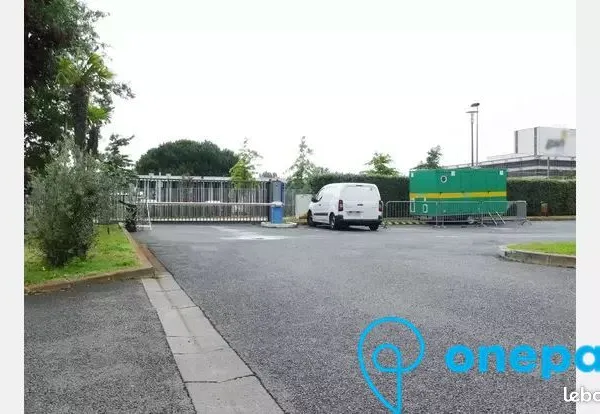 Parking/box 12 m² BORDEAUX