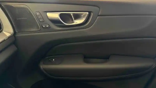 Volvo Xc60 t6 awd hybride rechargeable 253 ch+145 ch geartronic 8 — photo 27