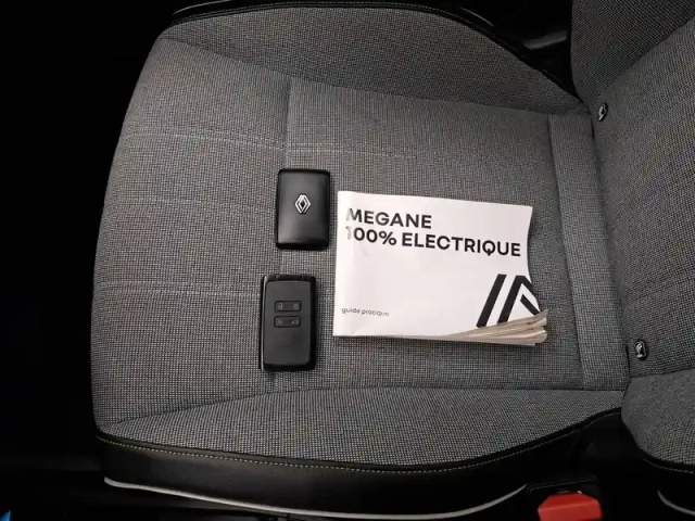 Renault Megane e-tech ev60 220 ch super charge — photo 40