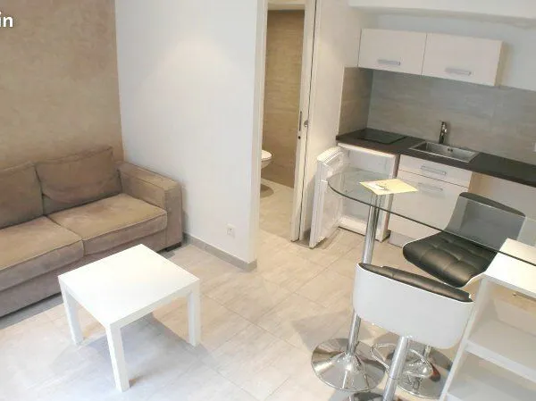 Studio Semi meublé à louer