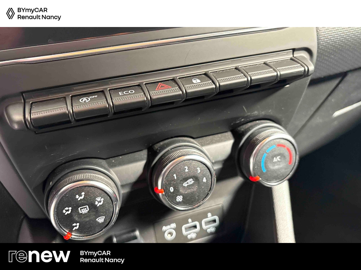 Renault Clio TCe 90 — photo 17