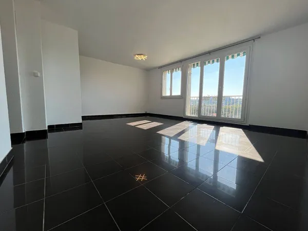 Appartement 4 pièces 77 m²