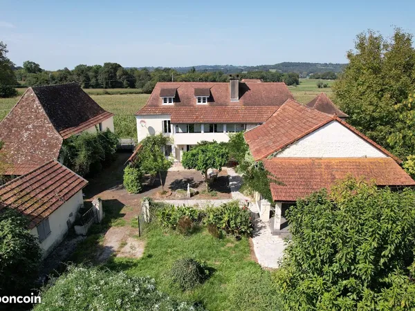 Maison 5 pièces 213 m²