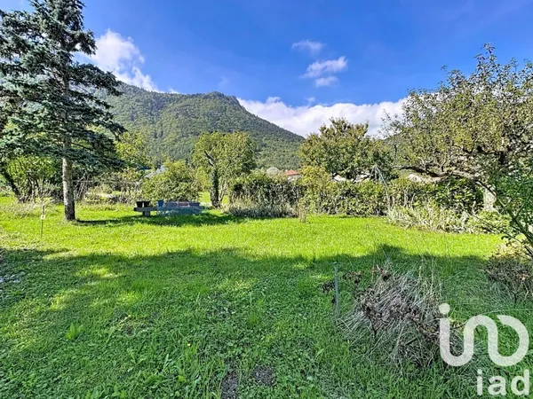 Terrain 700 m²