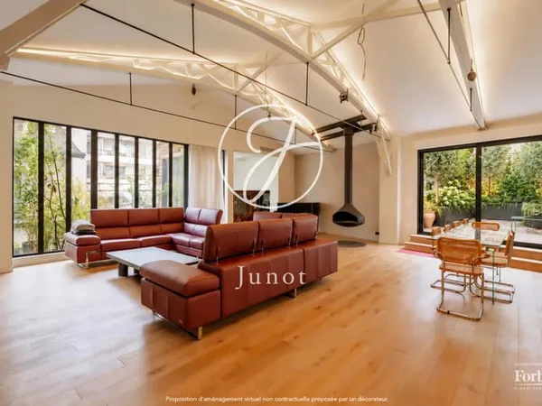 Paris 18e - IMPASSE MILORD - Loft - 5 pièces - 235,64m² Carrez - 2/3 chambres - Entièrement rénové -