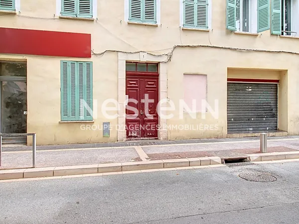 À VENDRE MURS COMMERCIAUX CENTRE-VILLE DE DRAGUIGNAN (83300)