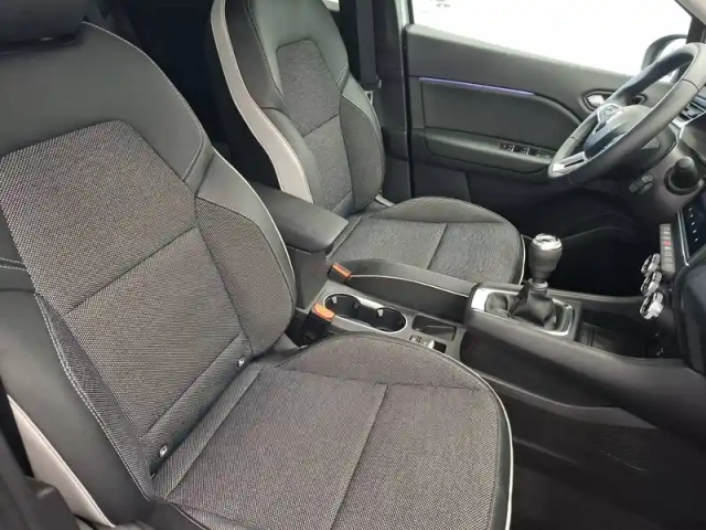 Renault Captur tce 140 - 21 — photo 9