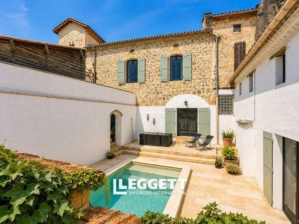 Maison 11 pièces 409 m²