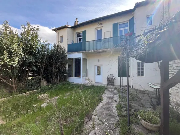 NIMES PROCHE CENTRE VILLE Maison de 135 m2 avec jardin