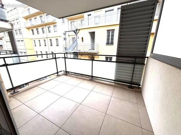 Studio 1 pièce 25 m²