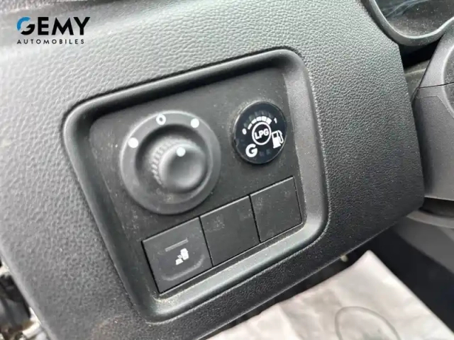 Dacia Duster eco-g 100 4x2 — photo 13