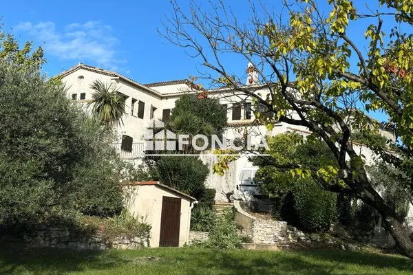Maison 9 pièces 360 m²