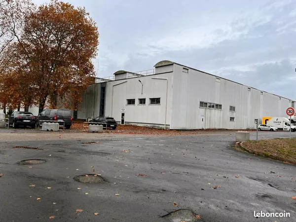 Local d'activité 4 150 m²