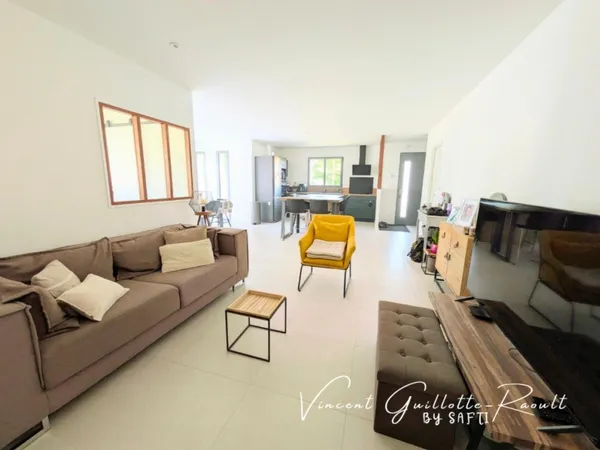 Maison 2024- 4 pieces- 3 chambres-terrain 368 m²