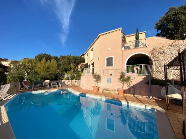 Villa 7 pièces 220 m²