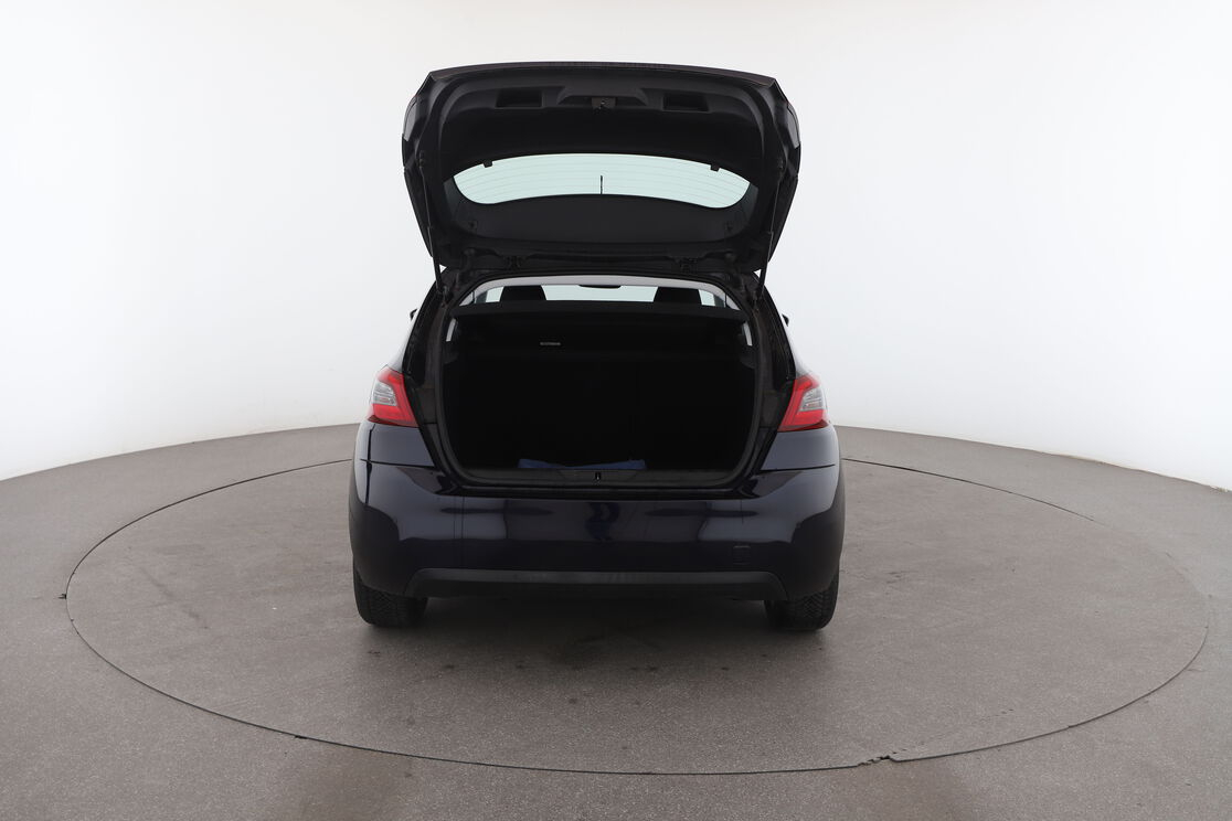 Peugeot 308 1.2 PureTech Allure — photo 15