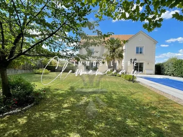 Maison de standing - 316 m² habitables + sous sol total - terrain 1127 m² - piscine - Villennes Sur 