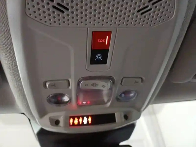Citroën C4 hybride 100 e-dcs6 — photo 26