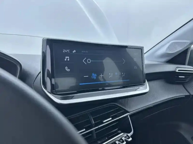 Peugeot 208 puretech 75 s&amp;s bvm5 — photo 20