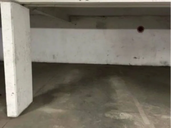 Parking 12 m²