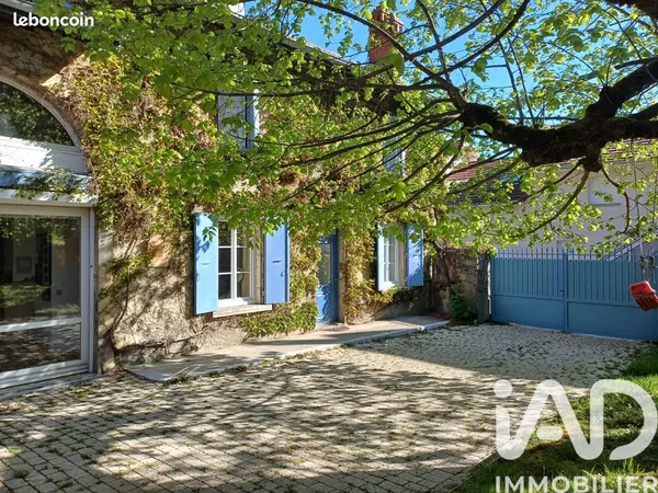 Maison 11 pièces 253 m²