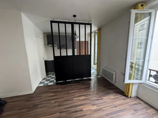 Studio de 22 m2 idéalement situé - Jourdain