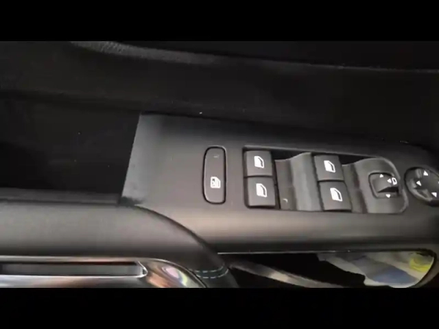 Citroën C5 Aircross hybrid 225ch shine pack e-eat8 — photo 14