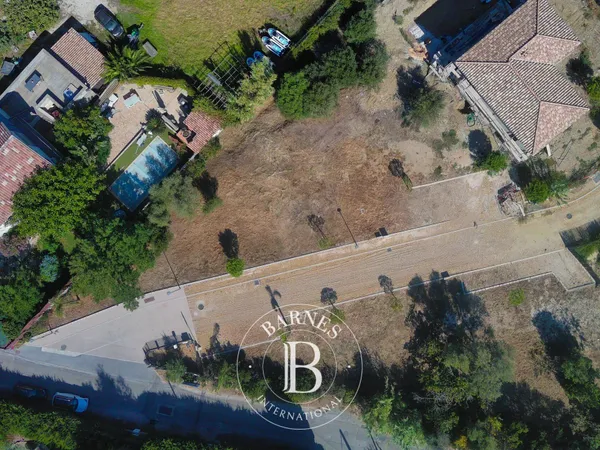 GIENS - TERRAIN CONSTRUCTIBLE