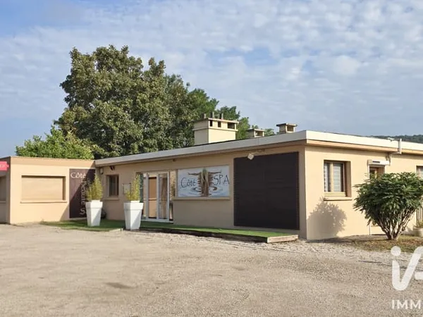 Fonds de commerce 1 pièce 221 m²