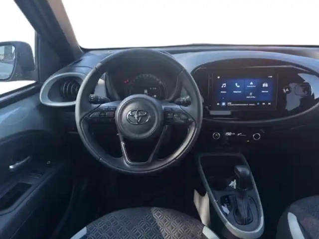 Toyota Aygo x 1.0 vvt-i 72ch design s-cvt my23 — photo 12