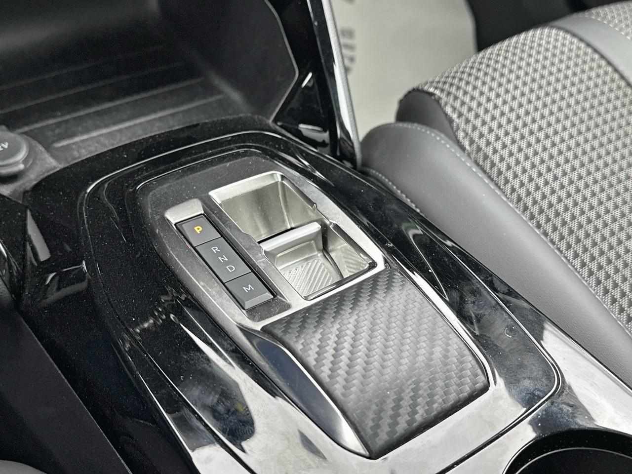 Peugeot 2008 puretech 130 s&s eat8 gt — photo 25