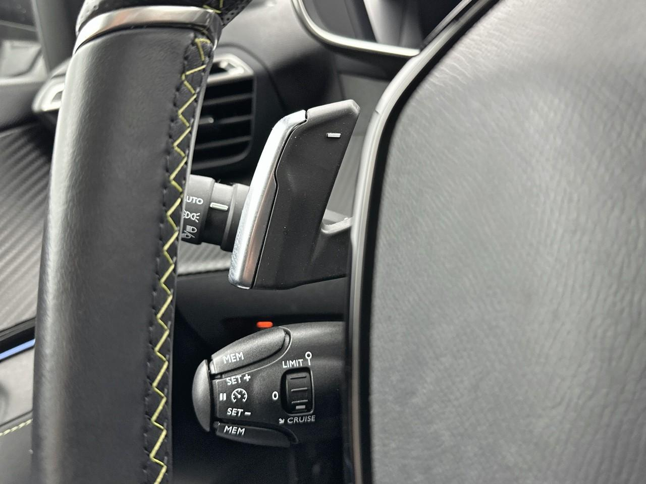 Peugeot 2008 puretech 130 s&s eat8 gt — photo 20