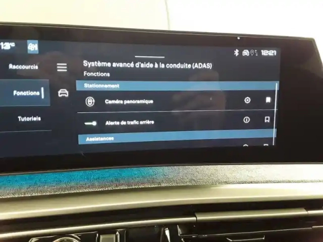 Peugeot 3008 hybrid 136 e-dcs6 — photo 20