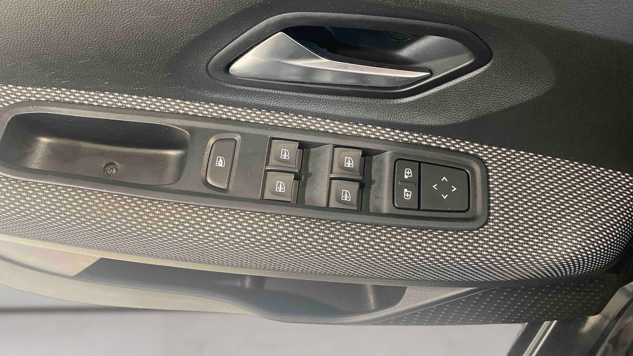 Dacia Sandero TCe 90 - 22B — photo 17