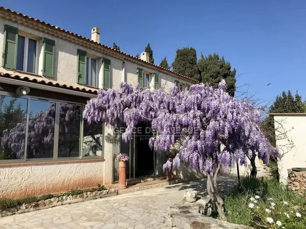 Maison 5 pièces 180 m²