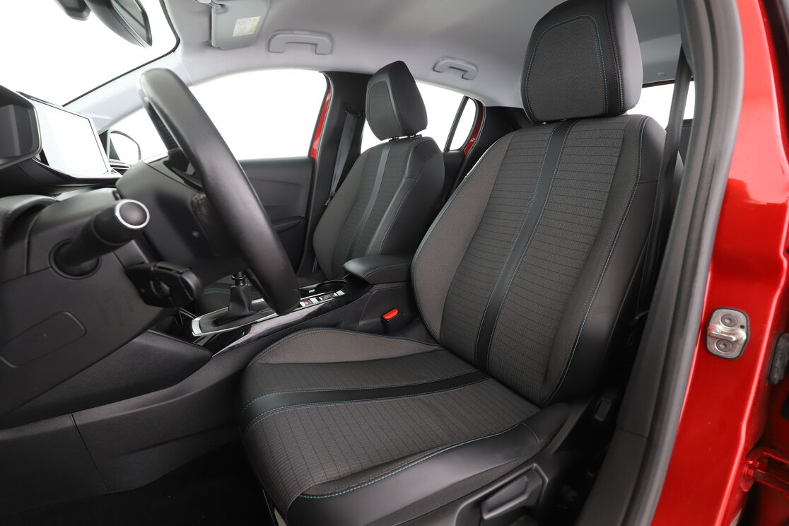 Peugeot 208 1.2 PureTech Allure — photo 9