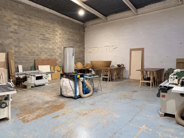 Location d'atelier menuiserie (Atelier partagé)