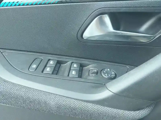 Peugeot 2008 electrique 136 ch — photo 19