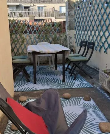 Maison de ville 70,60 m² - 2 chambres - terrasse sur le toit - Avignon intramuros
